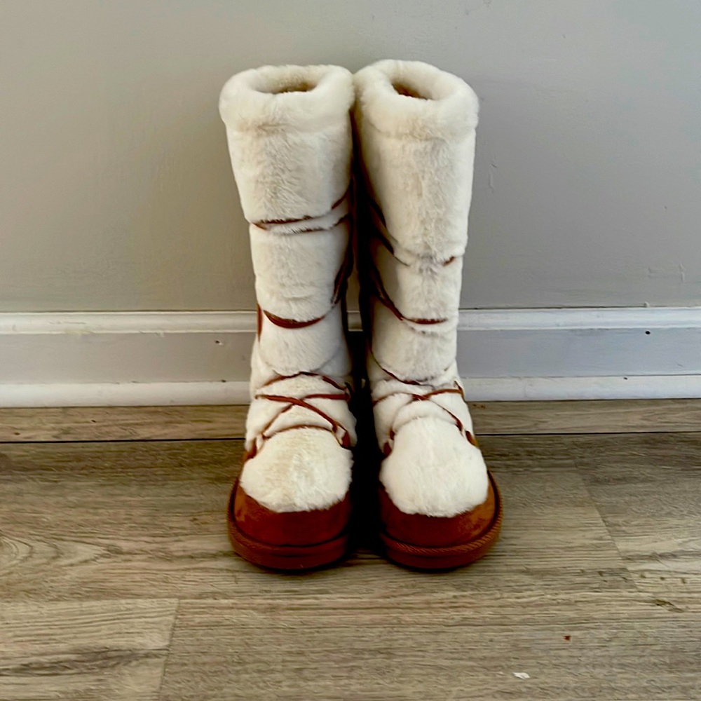 Womens size 8 winter boot
